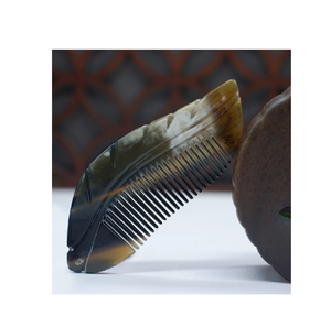 Peignes en corne de vache de buffle élégants Peigne de poche pliable en corne de boeuf naturelle Peigne en corne de coiffure - Product Image 1