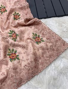 Recién llegado hermoso vestido puro brillante Zari gasa Sari Blusa con bordado y borde cortado Trabajo Mujer moda y proveedor - Product Image 5