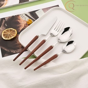 Juego de Cubiertos de Madera con Acabado Elegante, Sostenible, 100 Piezas, Aptos para Lavavajillas, Reutilizables, Utensilios de Cocina - Product Image 1