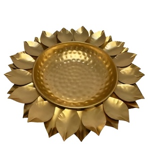 Urlis โลหะหรูหราทำด้วยมือสำหรับตกแต่งดิวาลีโลหะ urlis ทำด้วยมือสำหรับตกแต่งดิวาลีโลหะรูปทรงกลม Diya 2024 - Product Image 5