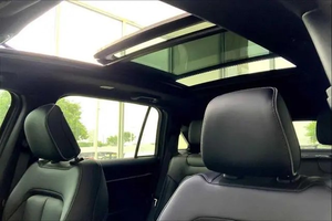 SUV Eléctrico/Híbrido de Lujo Estilo Americano Wagoneer-Type S Limited 2025 USADO Verificado en Venta, Sin Accidentes y Listo para Usar - Product Image 2