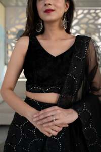 Elegante lehenga negra para revendedores de Ropa Étnica, disponible a granel en calidad superior y precio al por mayor barato. - Product Image 5