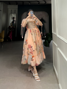 เสื้อคลุมยาวพิมพ์ลายดอกไม้ผ้าคอตตอนขนาด8เมตรมีสไตล์น้ำหนักเบาหรูหราสำหรับผู้ค้าปลีกและร้านบูติก - Product Image 6