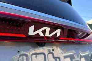 2024 Carnival SX Prestige SUV FWD Left Hand Drive Leather Seats 360 Rear <b>Camera</b> <b>Panoramic</b> Sunroof Automatic 1-25000 Miles - Product Image 4