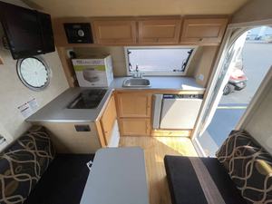 Mejor Remolque de Viaje RV Camper LittlEguy T-B-Q-M-A-X Usado 2016 - Product Image 4