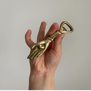 Ouvre-bouteille en laiton en forme de cygne élégant, un outil de bar décoratif, disponible au prix de gros. - Product Image 3