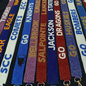 Correas Personalizadas para Bolsos con Cuentas de Semillas Blancas Doradas, Diseño Multi-Estrella 'Hook Em Horns', Accesorio de Moda, Correa de Bolso con Cuentas - Product Image 1