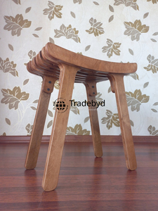 Tabouret en bois fait main parfait pour les espaces de décoration de boutique Tradebyd - Product Image 5