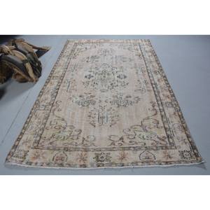 พรมสีเบจตุรกีโบราณ5.3 x 8.6ft ขนสัตว์แฮนด์เมดพร้อมดีไซน์เย็บปะติดปะต่อกันเป็นรูปสี่เหลี่ยมผืนผ้าสำหรับห้องนั่งเล่นสไตล์ทาบริซ - Product Image 1