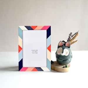 Cadre photo en bois et résine multicolores fait à la main, écologique, léger, à fixer au mur ou sur une table, dernière tendance - Product Image 3