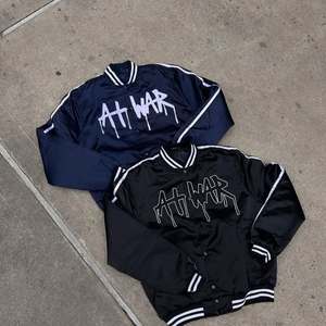 Veste universitaire matelassée à logo personnalisé veste universitaire de basket-ball à la mode d'hiver veste pour enfants hommes en toile brodée Letterman - Product Image 3