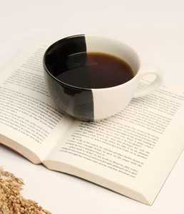 Tasse en céramique imprimée au micro-ondes avec couvercle et cuillère pour café et thé au travail ou à la maison - Product Image 5