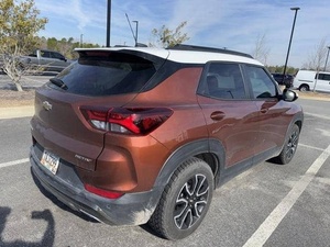 Chevrolet Trailblazer ACTIV Turbo SUV 2021, intérieur foncé, transmission automatique, toit ouvrant panoramique, caméra arrière 360°, conduite à gauche - Product Image 4