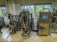Fermenteur en acier inoxydable, bioréacteur, cuve sous pression de 2000 L, moteur pour la culture de bactéries, levures, champignons, contrôle PLC, utilisation en recherche