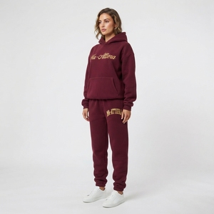 Conjunto Deportivo de Sudadera con Capucha y Pantalones Jogger para Mujer, Color Borgoña, con Bordado Dorado, Ropa Casual para Estar en Casa o Hacer Deporte - Product Image 1