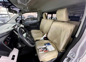 VENTES FLASH : Autobus Toyota Hiace d'occasion 18 places, très propre intérieur et extérieur - Product Image 3