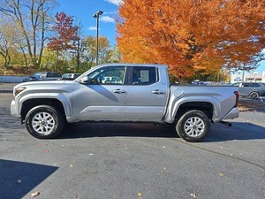 โตโยต้า ทาโคมา TRD ออฟโรด ดับเบิ้ลแค็บ 4x4 ปี 2024 สภาพดี ใช้งานน้อย รักษาดี - Product Image 2
