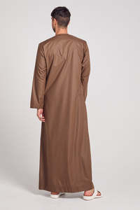 Service OEM Thobe Jubbah arabe confortable pour hommes, vêtements islamiques multicolores teints dans des tons unis personnalisables, jubbah musulman de grande taille - Product Image 6