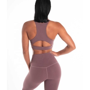 Vente en gros Ensemble soutien-gorge deux pièces Coussinets amovibles Leggings de yoga Ensemble de vêtements de sport deux pièces pour femmes - Product Image 5