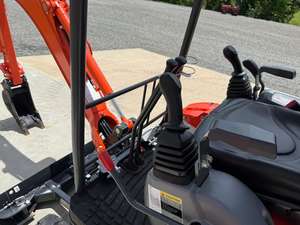 LIVRAISON GRATUITE MINI-EXCAVATRICE KUBOTA U17 16,1 CV DIESEL CABINE OUVERTE 2 BAGUES DE CHARGEMENT SUPPLÉMENTAIRES APPROUVÉE EPA CE HYDRAULIQUE AUXILIARE 2 VITESSES PLC. - Product Image 6