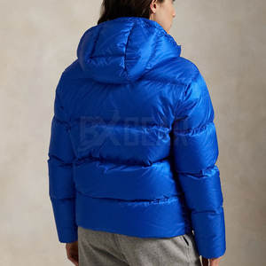 Chaqueta acolchada sencilla para mujer para ropa informal de invierno con ajuste cómodo, sensación ligera y tacto suave - Product Image 1