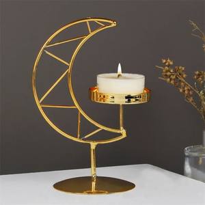 Llamativo portavelas de calidad decente en forma de Luna, salida de fábrica, lujoso candelabro de exportadores indios - Product Image 1