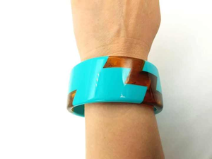 Pulsera de resina hecha a mano con estilo, brazalete acrílico transparente de color personalizado de buena calidad - Product Image 5