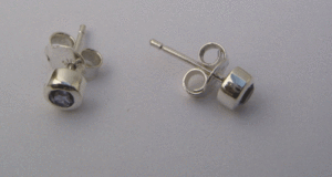 Pendientes de Bola Románticos Religiosos de Moda Vintage, Incrustaciones de Acero Inoxidable y Latón con Amatista, Diamante y Perla, para Regalo o Fiesta - Product Image 1