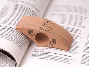 Ouvre-livre en bois massif poli naturel, outil de maintien des pages durable et confortable pour les lecteurs et les étudiants - Product Image 4