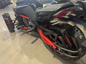 Venta Especial: Motocicleta de Turismo Can-Am Spyder F3-T 2026 con Motor Rotax 1330 ACE de 3 Ruedas, UTV Recreativo y Utilitario con Motor Rotax, CVT y EPS - Product Image 3