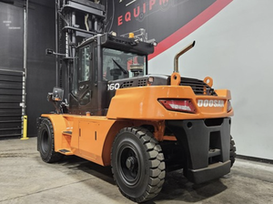 Offre exclusive aux enchères pour chariots élévateurs pneumatiques D160S-7 2021, capacité de maintien de 36 000 LBS - Product Image 2