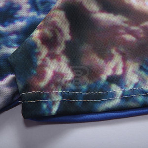 Service OEM T-shirts de sublimation respirants pour hommes T-shirts de sublimation confortables de haute qualité pour hommes broderie d'impression feuilletée - Product Image 5