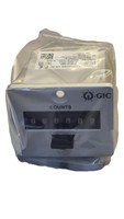 Contador de Impulsos Serie SD31A-385 GIC, Diseño Compacto y Robusto de Plástico Industrial, Fuente de Alimentación CC, Reinicio Programable, Pantalla Analógica