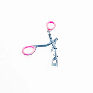 Recourbe-cils de Précision en Acier Inoxydable avec Conception Ergonomique pour une Prise Confortable, Système de Recourbement Jetable et Durable, Personnalisable - Product Image 6