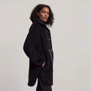 Veste Sherpa noire à col haut à la mode avec boutons à pression sécurisés Veste d'hiver douce et confortable - Product Image 3