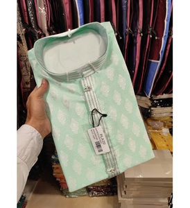 Kurta en soie douce tissée jacquard élégant pour hommes, parfait pour les mariages et les occasions de fête - Product Image 1
