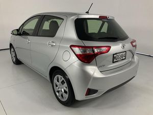 Toyota Yaris Hatchback GX 2020, 2WD, Automático, Gasolina - Product Image 4