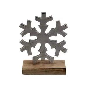 Pièce maîtresse en cône de pin de table en métal givré pour la configuration de la fête de vacances et le style intérieur - Product Image 5