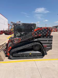รถตักล้อยาง Kubota SVL75-3 แบบตีนตะขาบ ขนาดกะทัดรัด พร้อมบุ้งกี๋หน้า สำหรับยกซุง  รับน้ำหนักได้ 4 ตัน แรงบิดสูง เหมาะสำหรับใช้งาน - Product Image 4