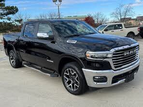 RAM 1500 Laramie Crew Cab 4WD 2025, Volante a la Izquierda, Origen Estadounidense - Product Image 2