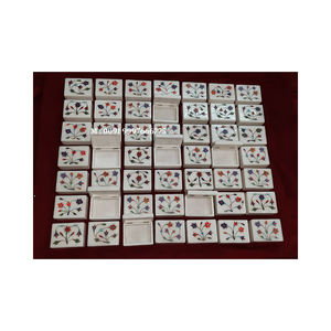 Boîte à bijoux en marbre blanc naturel la plus belle avec incrustation de fleurs, forme rectangulaire, utilisée pour l'emballage de montres et les cadeaux - Product Image 1