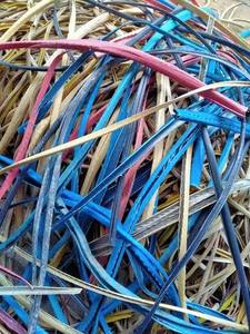 Grado de desmoldeo de material de cable y alambre reciclado de plástico de colores mixtos con características de moldeo - Product Image 1