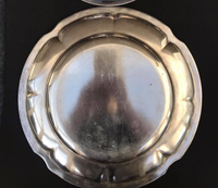 Assiette de service ronde en aluminium poli, style campagnard, artisanale de qualité supérieure, anti-rouille, excellent prix pour plats chauds