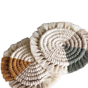 Elegante Posavasos de Macramé Hecho a Mano, Posavasos Artesanal para Decoración, Posavasos de Macramé Colorido - Product Image 1