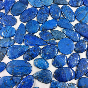 Cabochon ovale en lapis-lazuli bleu de haute qualité pour la fabrication de bijoux - Product Image 4