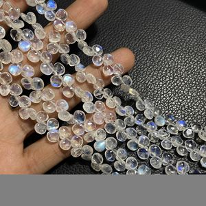 Rainbow Moonstone Smooth Heart Shape Briolette Natural White Plain Beads para la fabricación de joyas - Product Image 2