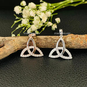 14K oro sólido 0,14 Ct diamante natural celta inspirado Trinity colgante joyería fina. - Product Image 3