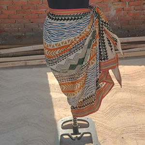 Vente en gros de sarongs de plage indiens imprimés en blocs à la main, tissu en voile doux, paréo d'été, couleur biologique naturelle - Product Image 1