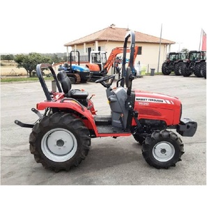 Tracteur Massey Ferguson 1520 efficace, compact, 4 roues motrices, machine agricole, moteur diesel, transmission manuelle, système de levage hydraulique - Product Image 5