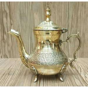 Tetera de latón Premium de bajo costo con intrincados detalles hechos a mano, perfecta para fines domésticos o de regalo - Product Image 1